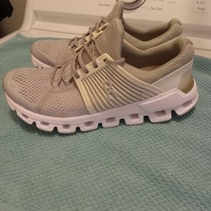 OnCloud Cloudswift shoes womens size 8